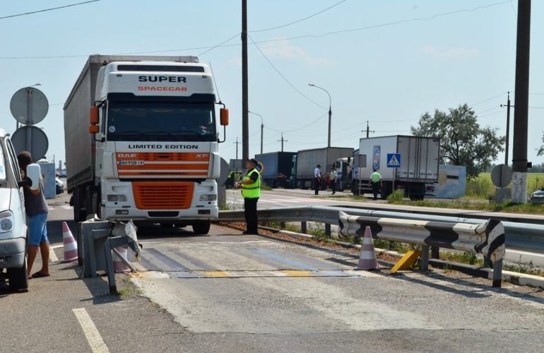 На дорогах Житомирщины появятся площадки для весового контроля грузовиков