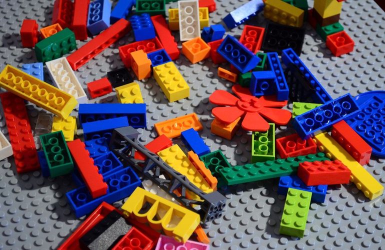 Житомирских первоклассников будут учить с помощью конструктора LEGO