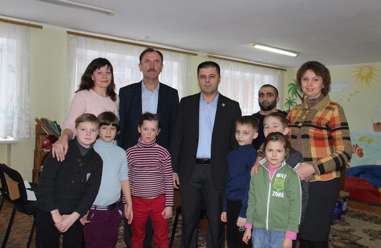 «Конгресс Солидарности Азербайджанцев Украины» оказал благотворительную помощь Житомирскому интернату для глухих детей