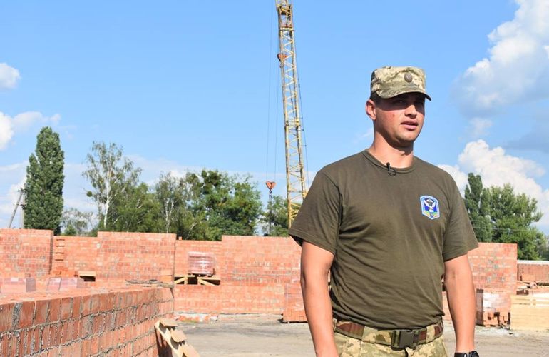 В Житомире ведется строительство новых общежитий для бойцов ДШВ. ФОТО