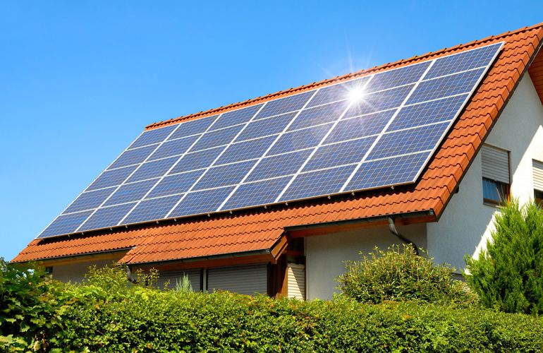 Скільки потрібно сонячних батарей для будинку