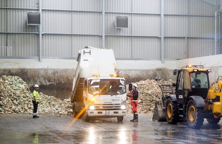 Горсовет намерен передать столичной фирме 5 га земли под строительство завода по переработке мусора