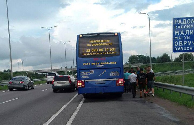 Водитель автобуса «Киев-Вроцлав» пытался дать взятку житомирским полицейским