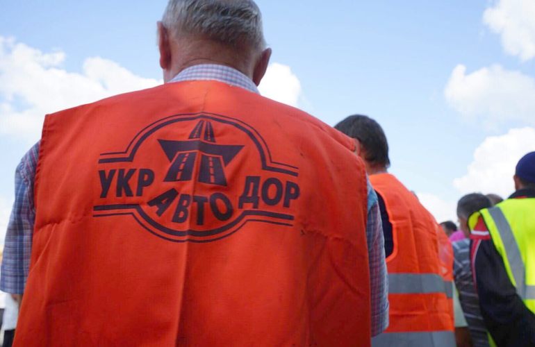 Работникам Житомирского облавтодора со следующей недели обещают выплачивать долги по зарплате