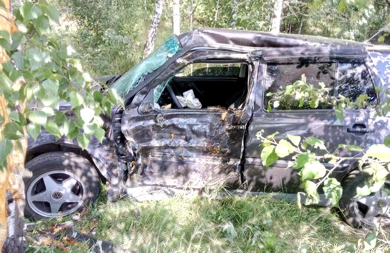 ДТП на Житомирщине: Volkswagen слетел в кювет, пострадала женщина и её сын