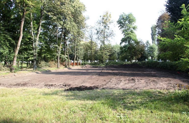 В Житомире на Марьяновке строят новую игровую и спортивную площадку. ФОТО
