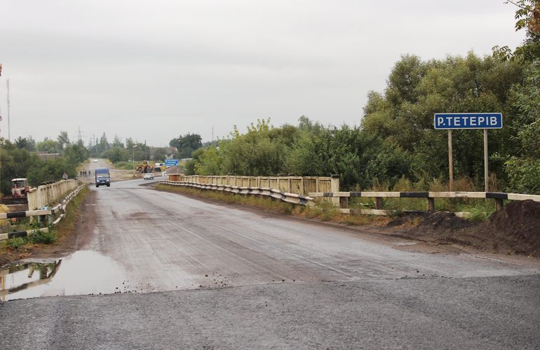 В Житомирском районе начался ремонт автомобильного моста через Тетерев. ФОТО