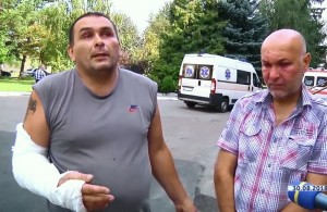 «Положили лицом в лужу и брызгали газом». Двое мужчин рассказали как их в Житомире избивали полицейские. ВИДЕО