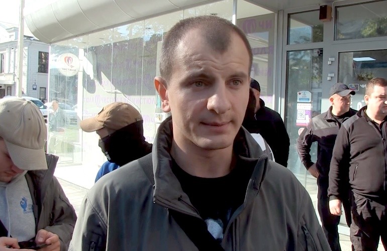 «Мы защищали нашего активиста». Лидер организации «С14» Евгений Карась рассказал про нападение на Sharikava. ВИДЕО