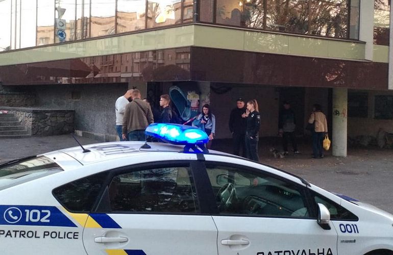 В Житомире произошла массовая драка с поножовщиной, полиция разыскивает нападавших. ВИДЕО