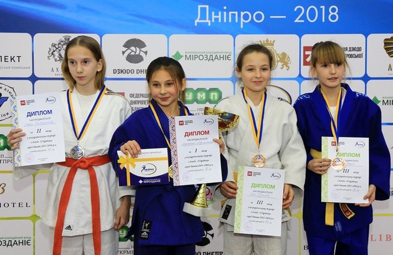 Юные житомирянки привезли медали со Всеукраинского турнира по дзюдо