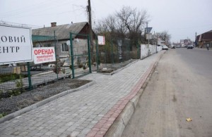 В райцентре на Житомирщине чиновники дважды оплатили ремонт тротуаров - расследование активиста