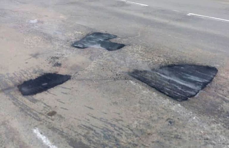 В Житомире продолжают латать дороги, полноценный ремонт обещают уже с апреля