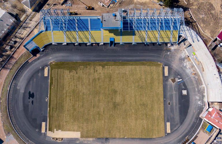 Накрытие стадиона «Полесье» готово на 70%. Впечатляющие фото главного спортобъекта Житомира
