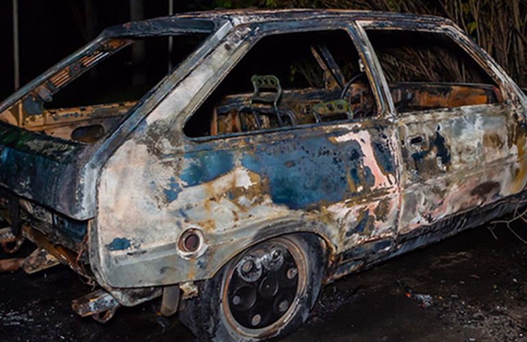 В пригороде Житомира парень получил серьезные ожоги, пытаясь потушить свой автомобиль
