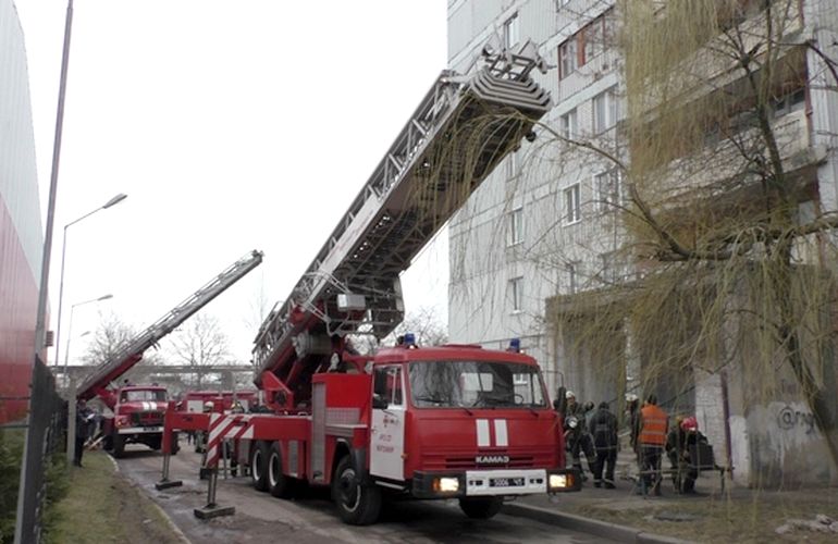 В Житомире тушили «пожар» в одной из высоток. ФОТО