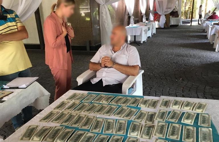Задержан активист, который вымогал $30 000 от руководителя предприятия в Житомире. ОБНОВЛЕНО