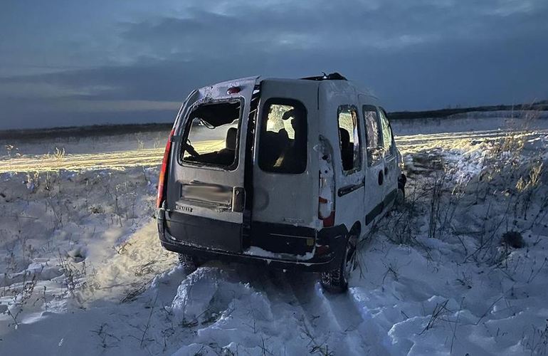 В Житомирской области перевернулся Renault Kangoo: трое пострадавших в больнице. ФОТО