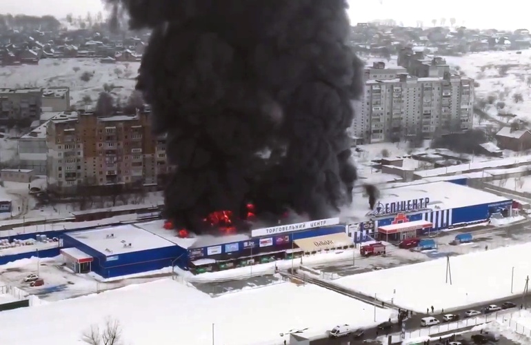 Сгорел «Эпицентр» в Первомайске. Поджигателю торгового центра грозит пожизненное заключение. ВИДЕО