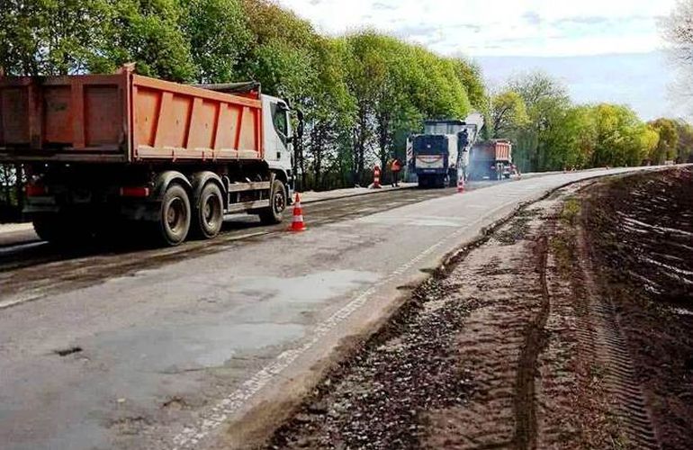 «Велике будівництво»: капітальний ремонт шляху Н-03 на кордоні Житомирської та Хмельницької областей