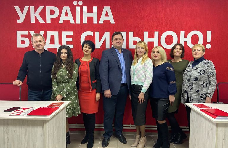 У Радомишлі відкрили офіс міського осередку політичної партії «УДАР Віталія Кличка». ФОТО