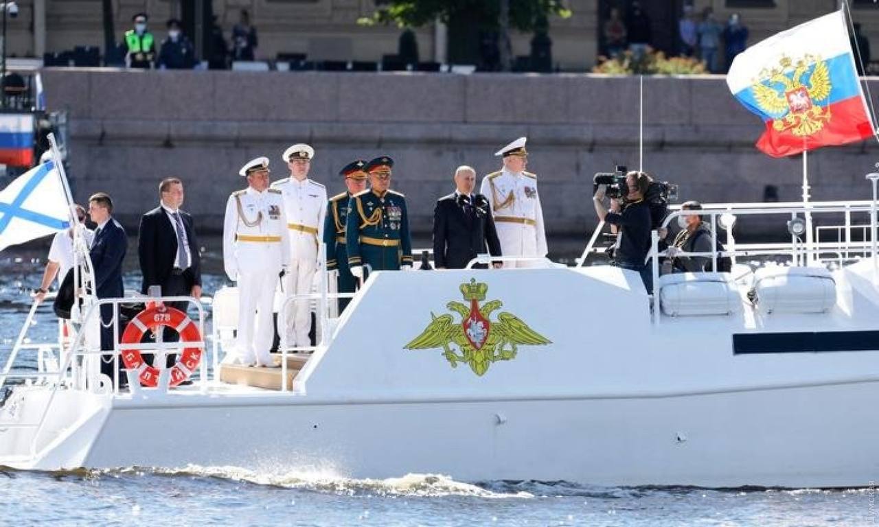 Парадный «катер Путина» был уничтожен украинским «Байрактаром»: катер утонул. ФОТО