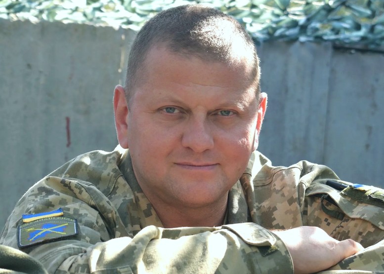 Война в Украине: Залужный в интервью назвал неизбежным 200-тысячное наступление России на Киев