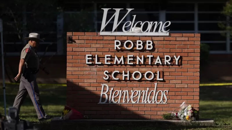 Нападение на школу в Техасе: стрелок заперся с детьми в классе и открыл огонь. Погибли 19 школьников и 2 учителя