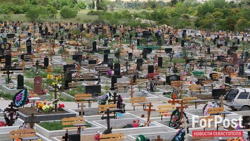 На кладбище Севастополя в Крыму похоронили более 30 тысяч российских военных