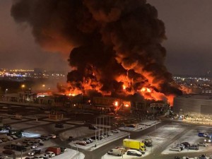 Как начался пожар в торговом центре «Мега Химки» в Москве. ВИДЕО