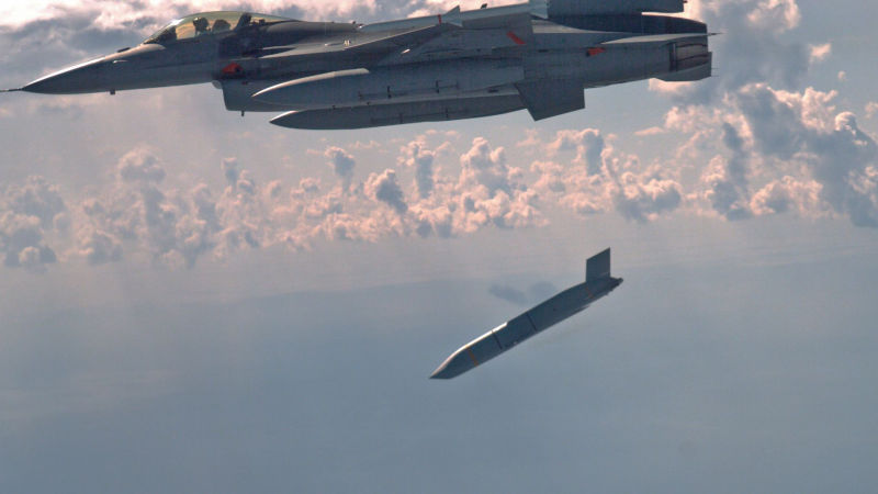 Война в Украине: Великобритания передаст Украине крылатые ракеты Storm Shadow на 450 км, — The Times