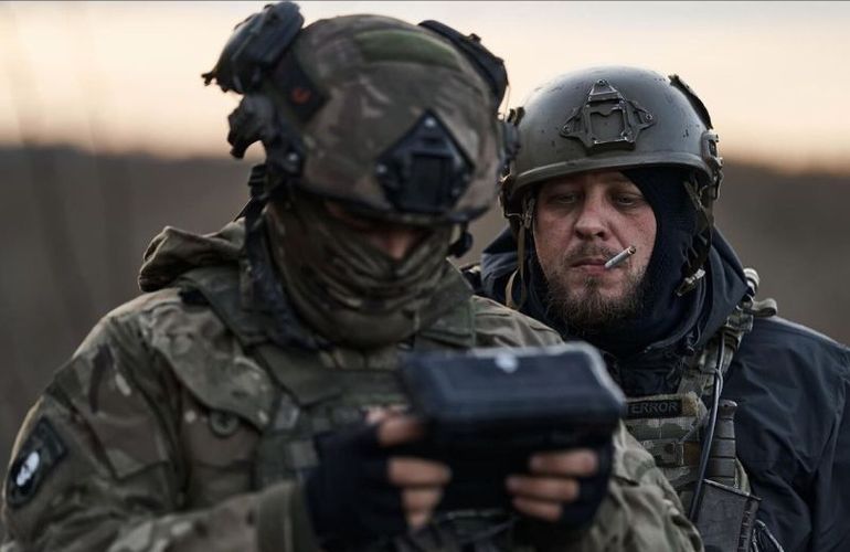 Зеленский публикует фото украинских военных на левом берегу Днепра
