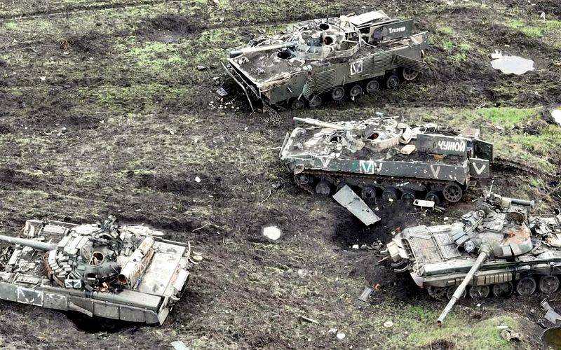 Колону російської бронетехніки розбили в одній із найбільших танкових атак під Авдіївкою