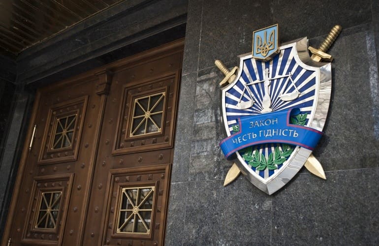 Прокурори повідомили про підозру іноземцю, який за $9 000 допомагав майбутнім лікарям успішно скласти єдиний державний кваліфікаційний іспит