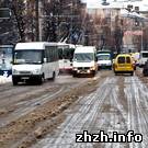 Город: Гололед в Житомире вызвал перебои в движении автомобилей и общественного транспорта