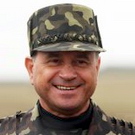 Война в Украине: Житомирскому губернатору Рыжуку вручили именной пистолет Макарова. ФОТО