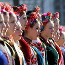Культура: У памятника Шевченко в Житомире собралось около тысячи человек. ФОТО