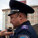 Криминал: Житомирский майор милиции попался на взятке в одну тысячу долларов