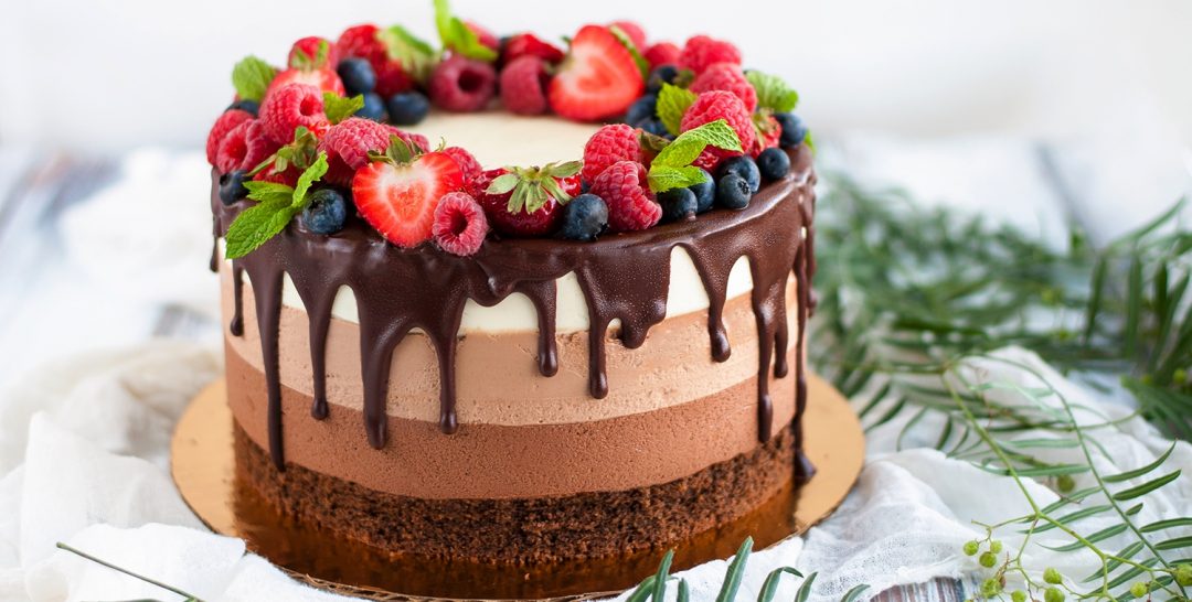 Солодке задоволення: 5 причин замовляти торти та солодощі у кондитерській