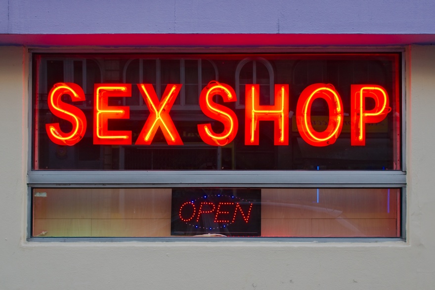 Критерии выбора качественного секс шопа