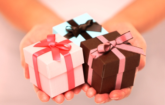 Как выбрать и красиво преподнести подарок на 8 марта