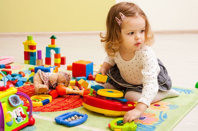 Дитячий ігровий килимок: чому потрібен та яка з нього користь?