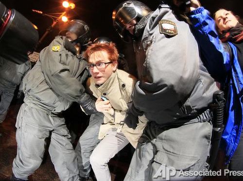 Российская полиция разогнала крупнейшие за последние годы митинги оппозиции