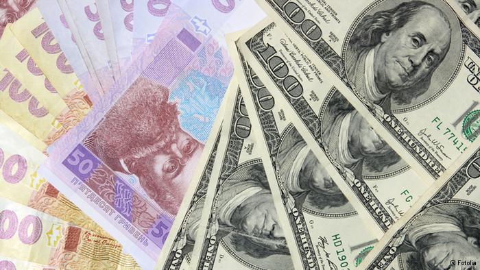 Доларовий ажіотаж. Чому українці вирішили купувати валюту та що буде з курсом долара у січні 2024
