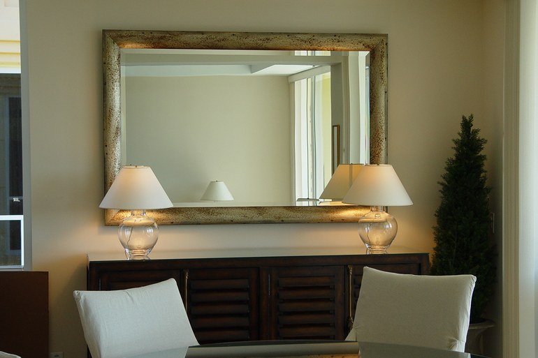 Почему так важно выбрать качественное зеркало для дома?