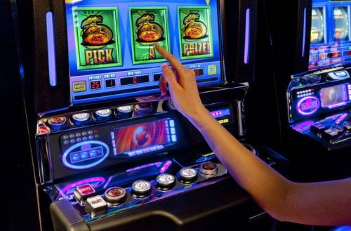 Как игровые автоматы однорукий бандит стали популярны в онлайн казино?